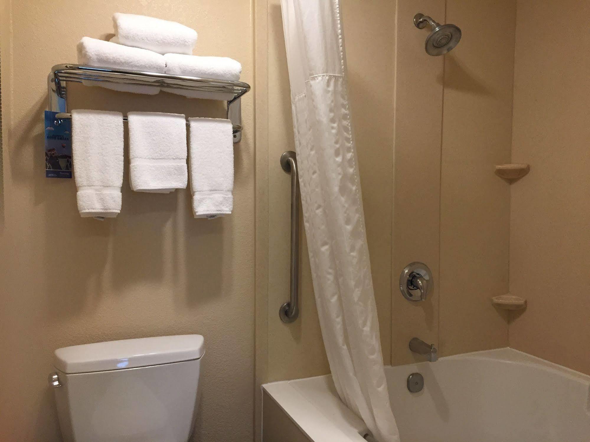 Vinea Hotel 2*